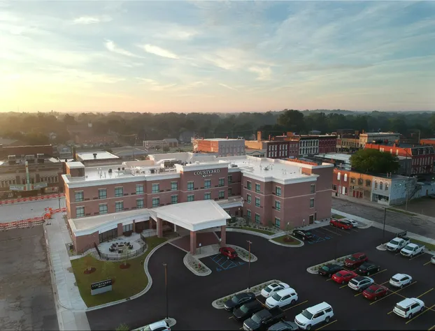Courtyard by Marriott Albion hotel detail image 1