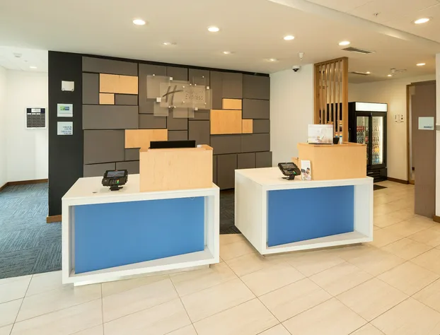 Holiday Inn Express and Suites Kalamazoo West by IHG hotel detail image 2