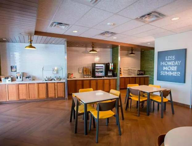 Fairfield Inn & Suites by Marriott Alexandria hotel detail image 4