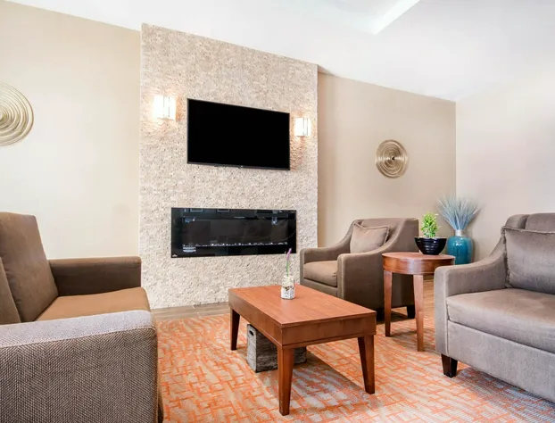 Comfort Inn & Suites hotel detail image 2