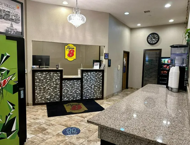 Super 8 by Wyndham Mt. Vernon IL hotel detail image 4