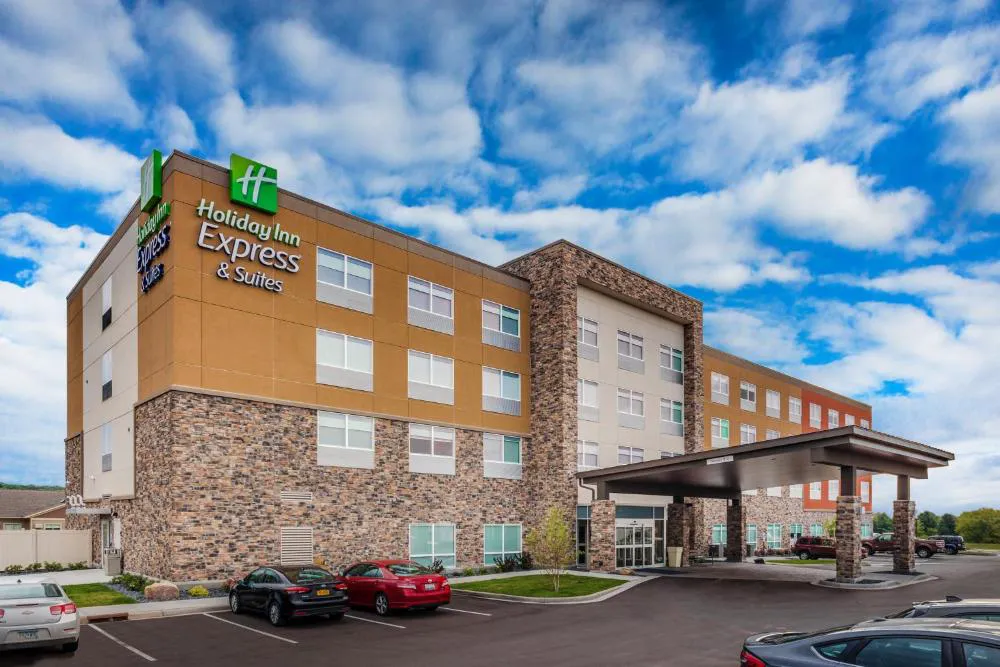 Holiday Inn Express & Suites Rice Lake by IHG hotel hero