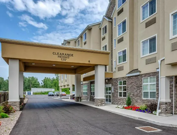 Microtel Inn & Suites by Wyndham Niagara Falls hotel detail image 3