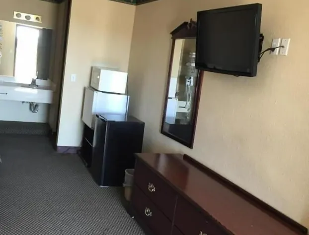 Economy Inn hotel detail image 4