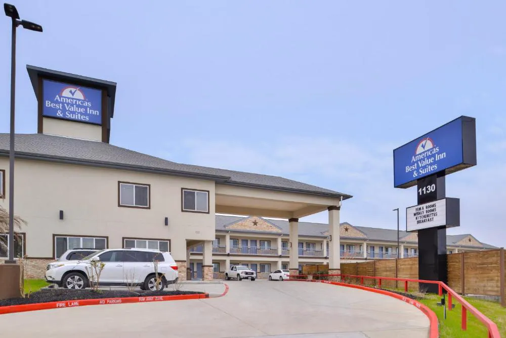 Americas Inn and Suites IAH North hotel hero