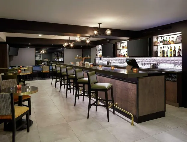 DoubleTree by Hilton Montreal Airport hotel detail image 1