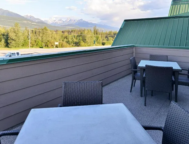 Days Inn by Wyndham Valemount hotel detail image 3