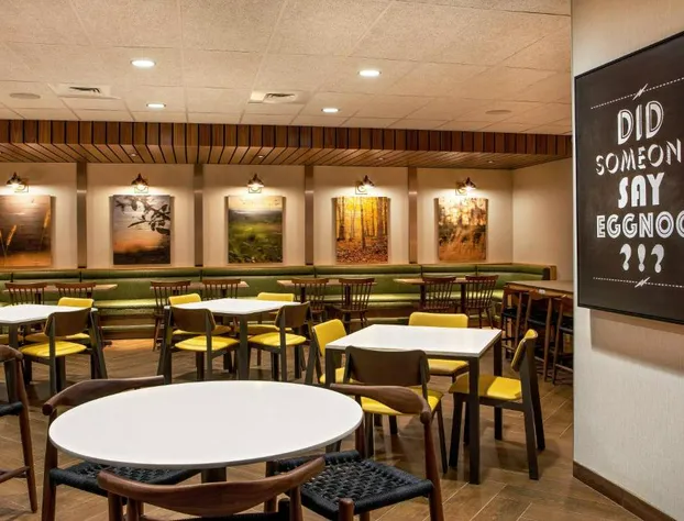 Fairfield Inn & Suites by Marriott Boston Walpole hotel detail image 3
