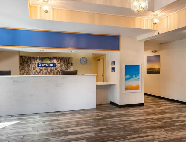 Days Inn by Wyndham Macon I-75 North hotel detail image 1