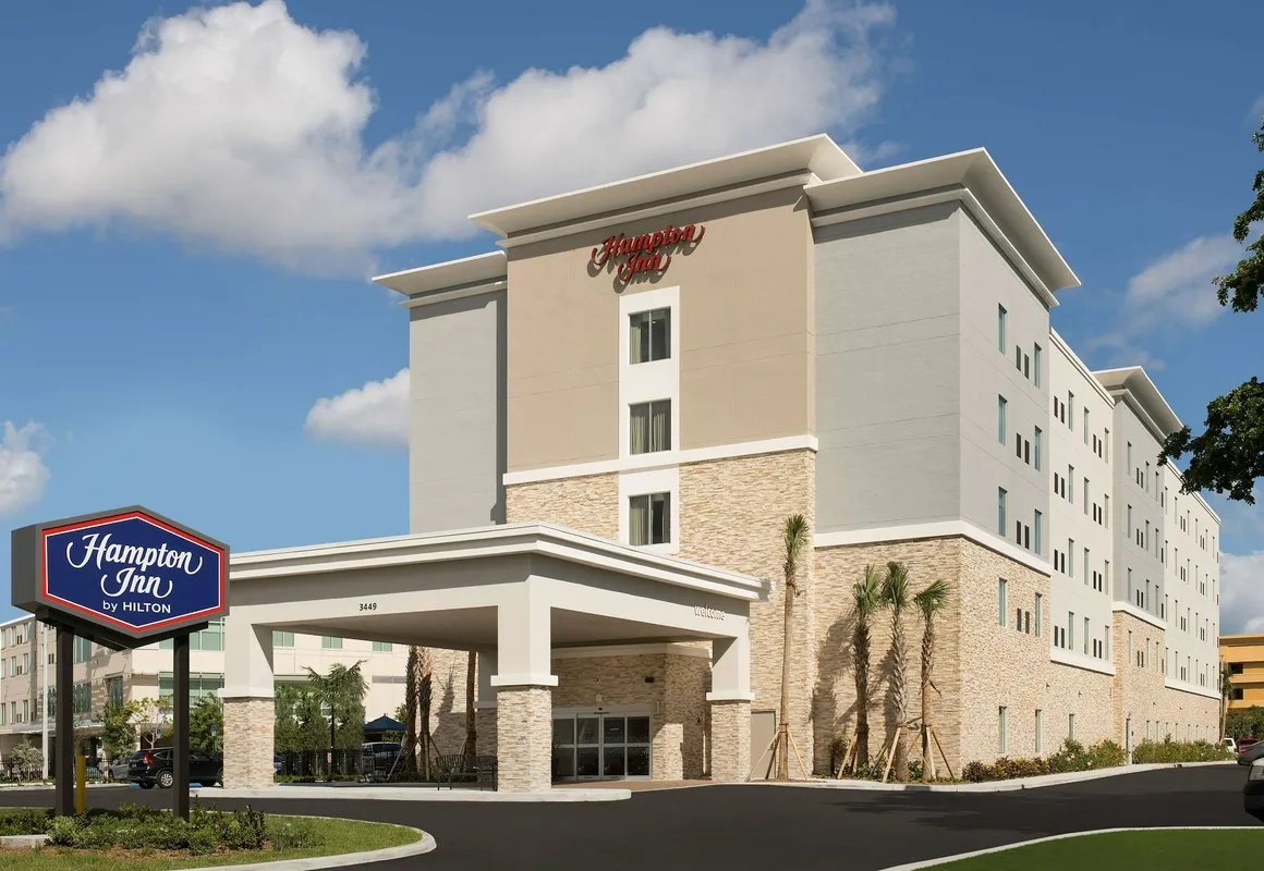 Hampton Inn Miami - Airport East, FL hotel hero