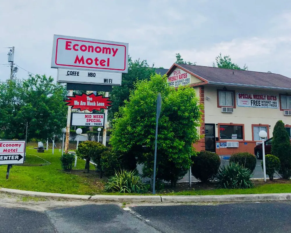 Economy Motel hotel hero