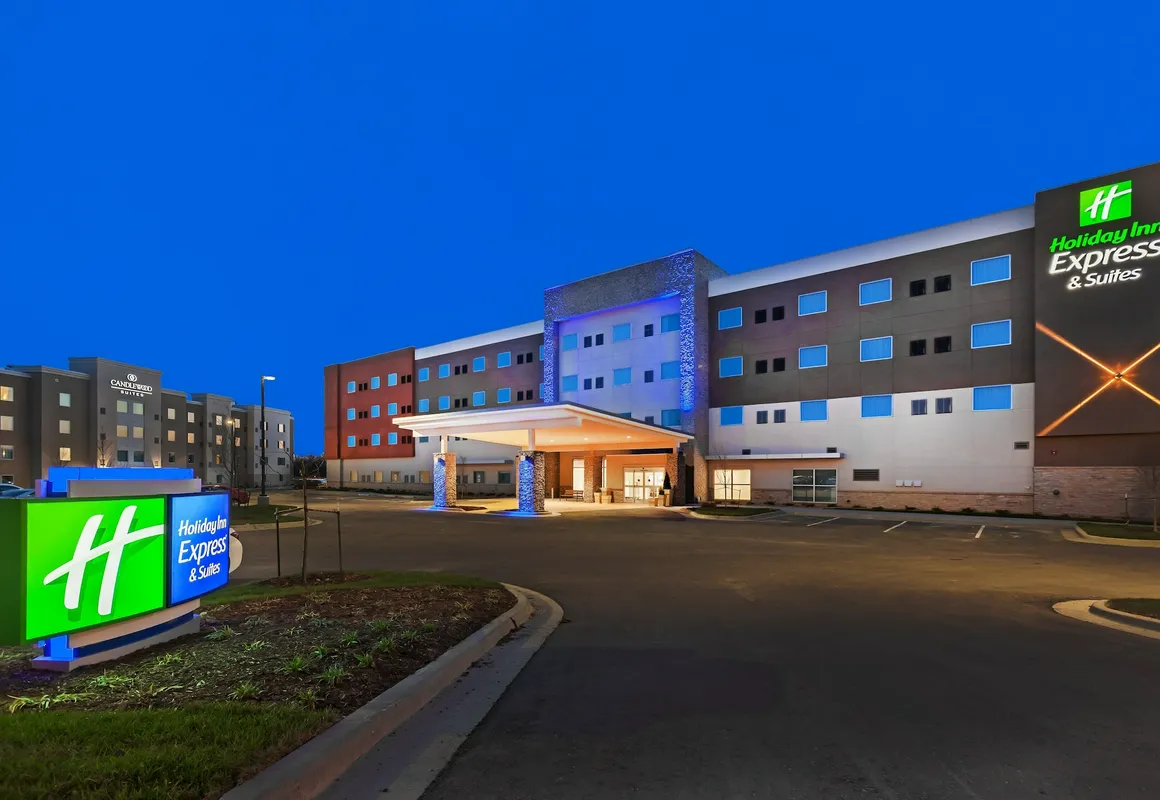 Holiday Inn Express & Suites Lenexa - Overland Park Area by IHG hotel hero