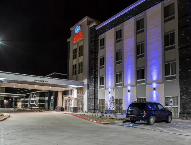 Comfort Suites University hotel detail image 1