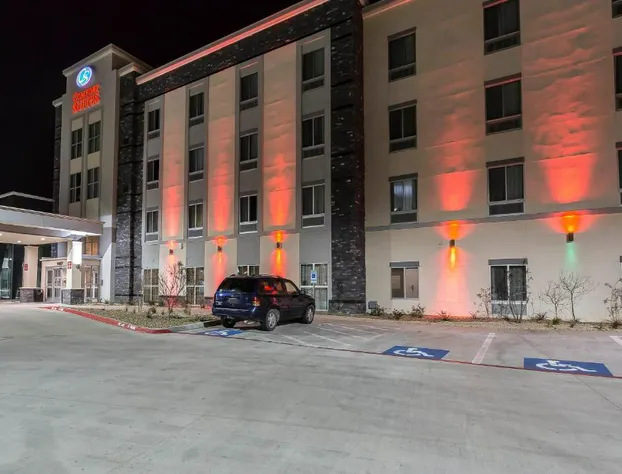 Comfort Suites University hotel detail image 2