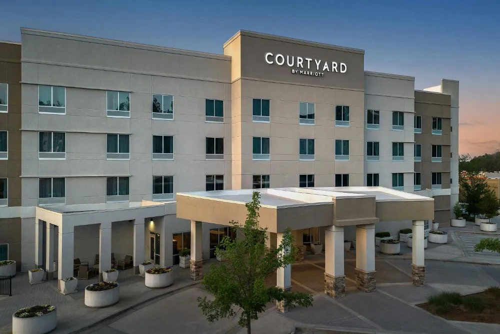 Courtyard by Marriott Atlanta Kennesaw hotel hero