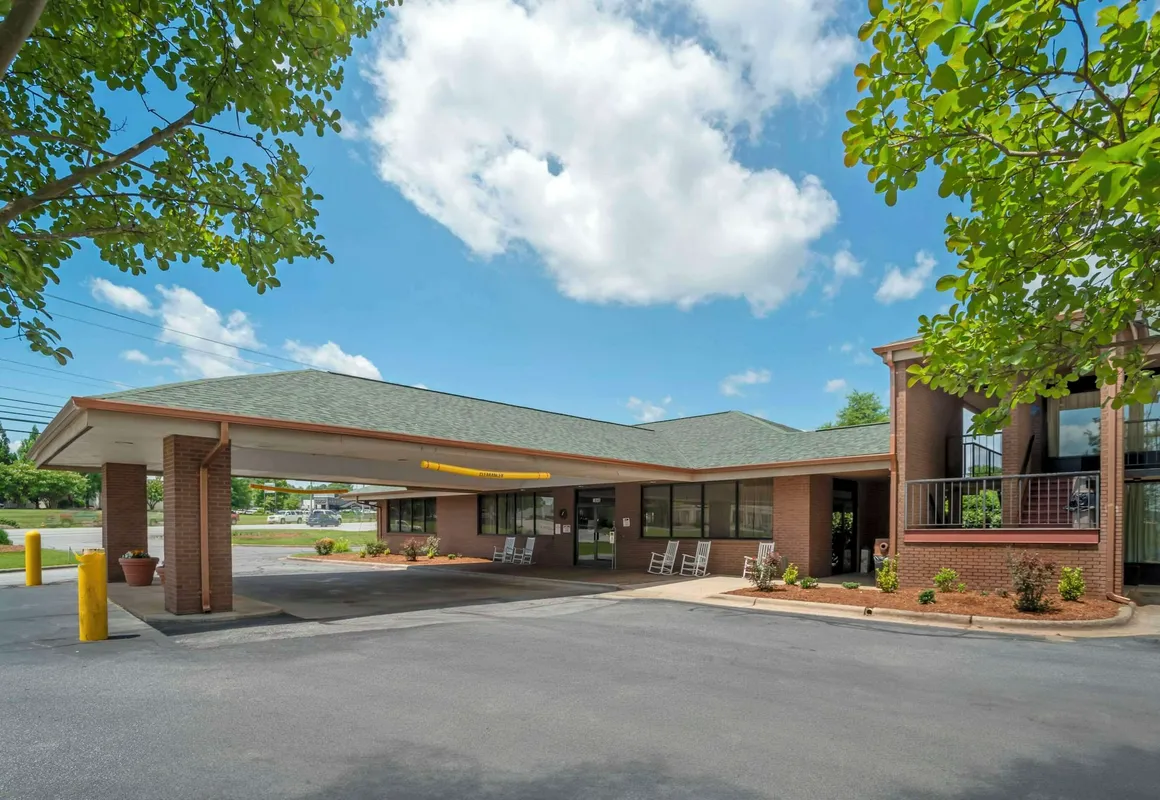 Quality Inn near Speedway hotel hero