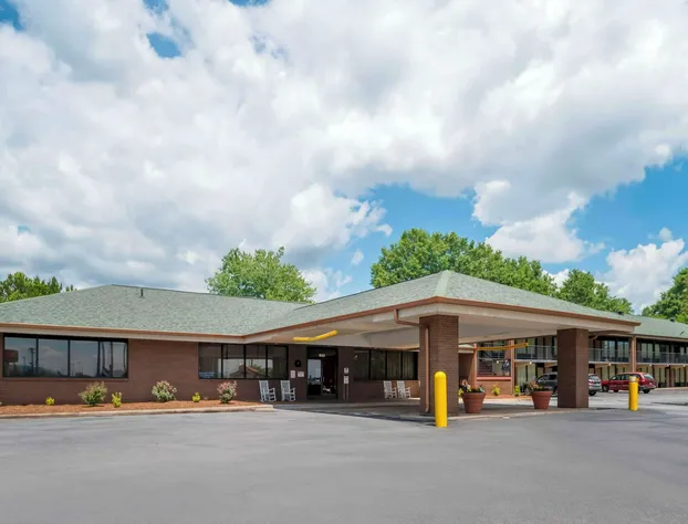 Quality Inn near Speedway hotel detail image 1