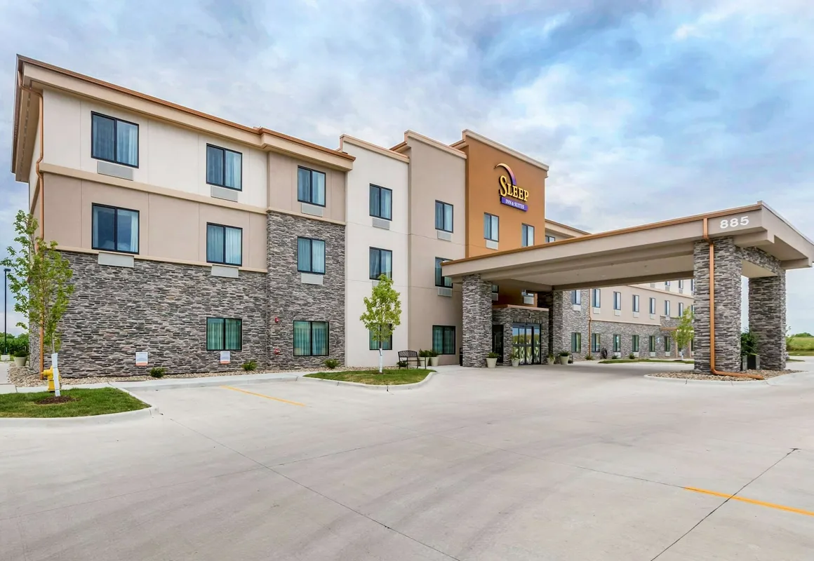 Sleep Inn & Suites West Des Moines near Jordan Creek hotel hero