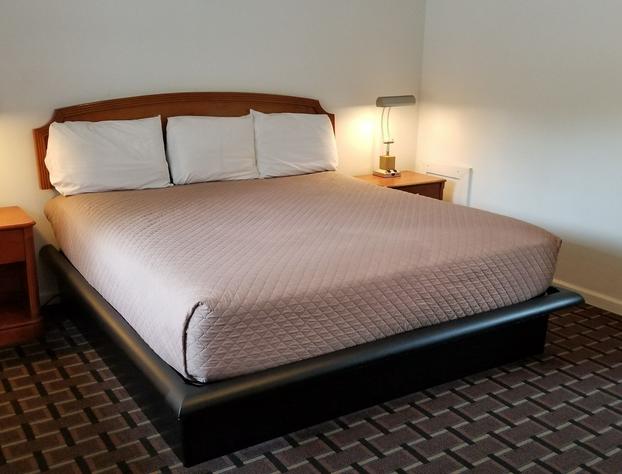 Budget Inn Breezewood hotel detail image 3