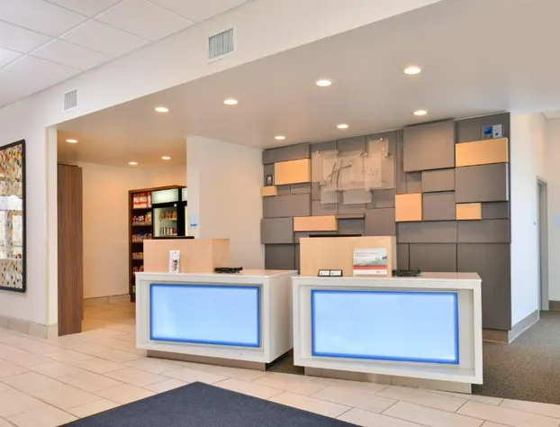 Holiday Inn Express & Suites Southgate - Detroit Area by IHG hotel detail image 2