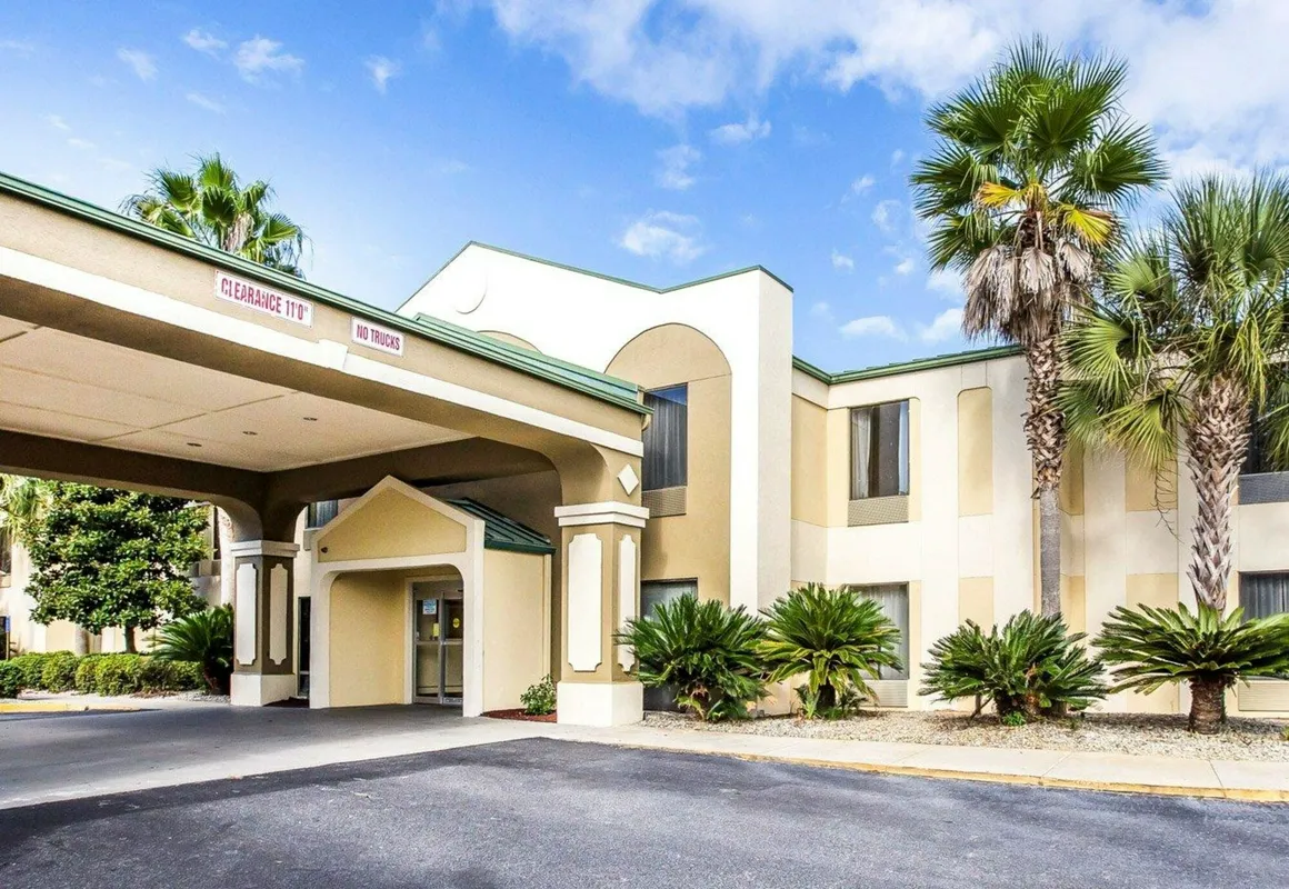 Quality Inn Darien - North Brunswick hotel hero