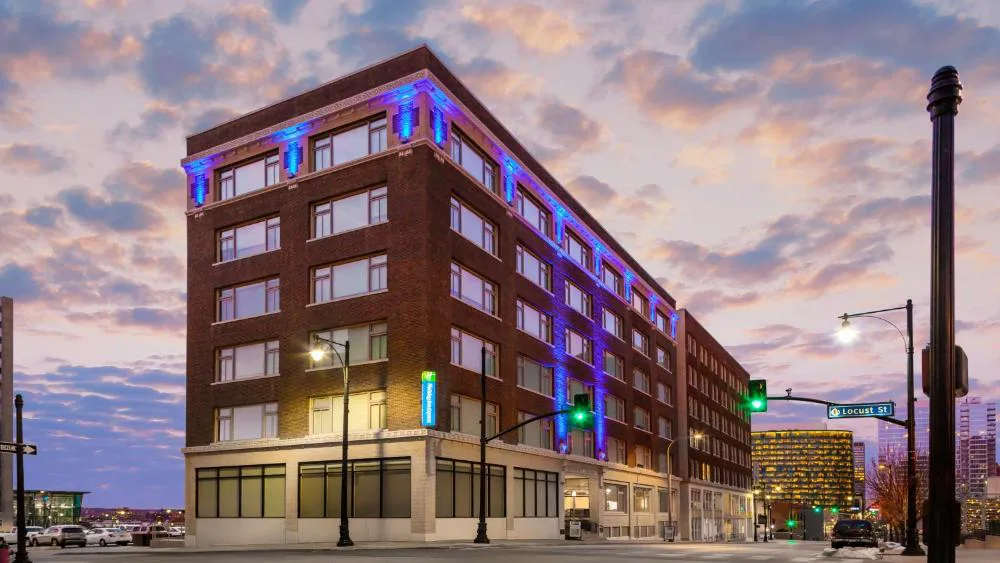 Holiday Inn Express Kansas City Downtown by IHG hotel hero