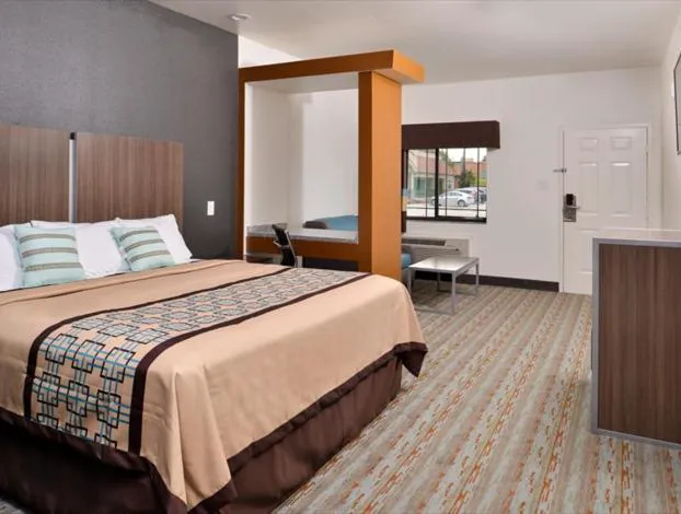 Scottish Inn & Suites hotel detail image 1
