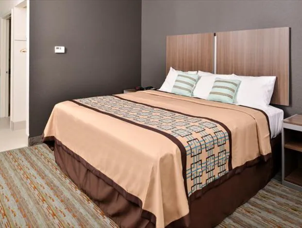 Scottish Inn & Suites hotel detail image 2