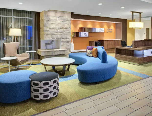 Fairfield Inn & Suites by Marriott Bakersfield North/Airport hotel detail image 1