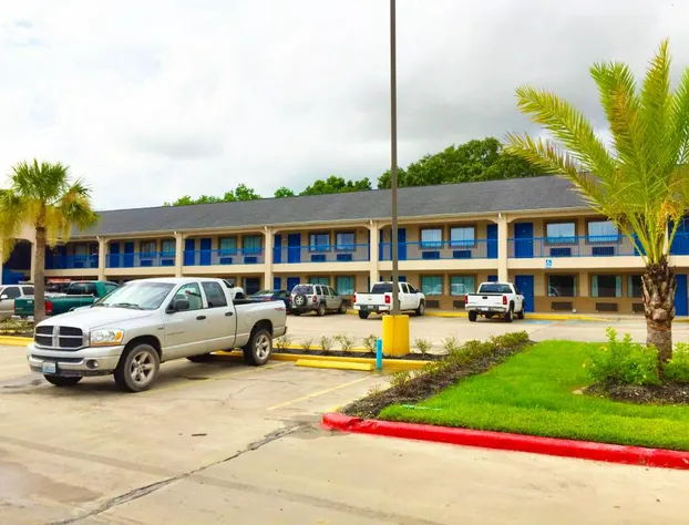 Americas Best Value Inn & Suites Mont Belvieu Houston hotel detail image 1