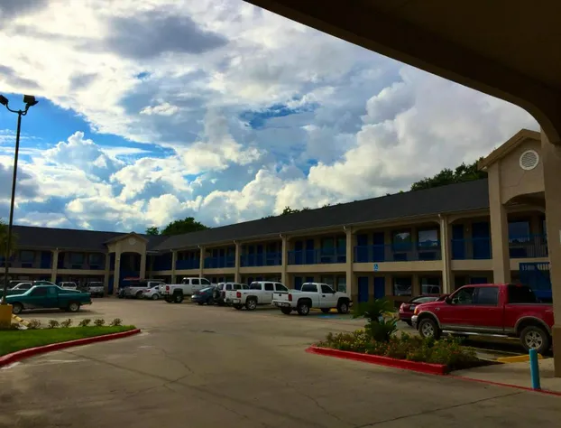 Americas Best Value Inn & Suites Mont Belvieu Houston hotel detail image 2