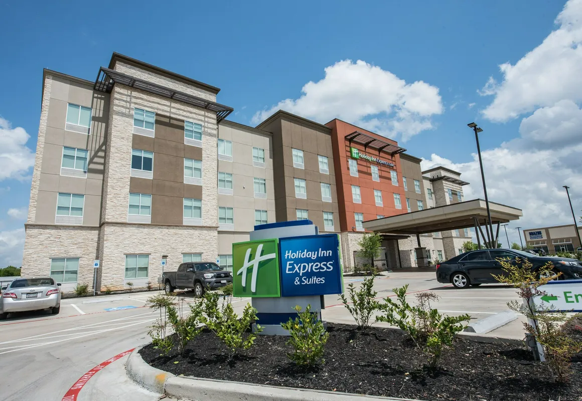 Holiday Inn Express & Suites Houston - Hobby Airport Area by IHG hotel hero