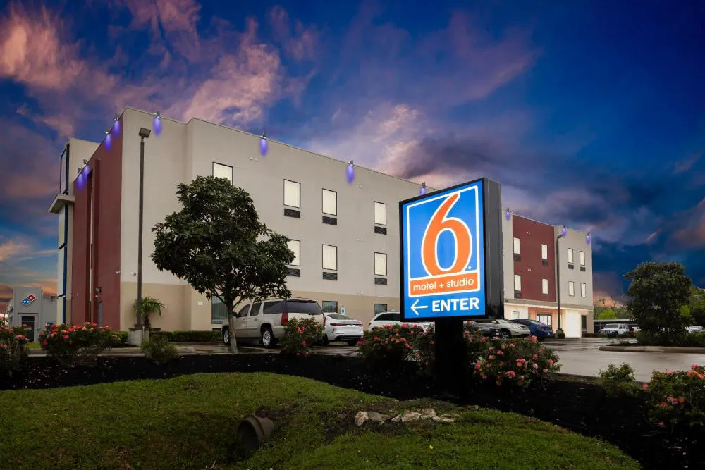 Motel 6 Texas City, TX - I-45 South hotel hero