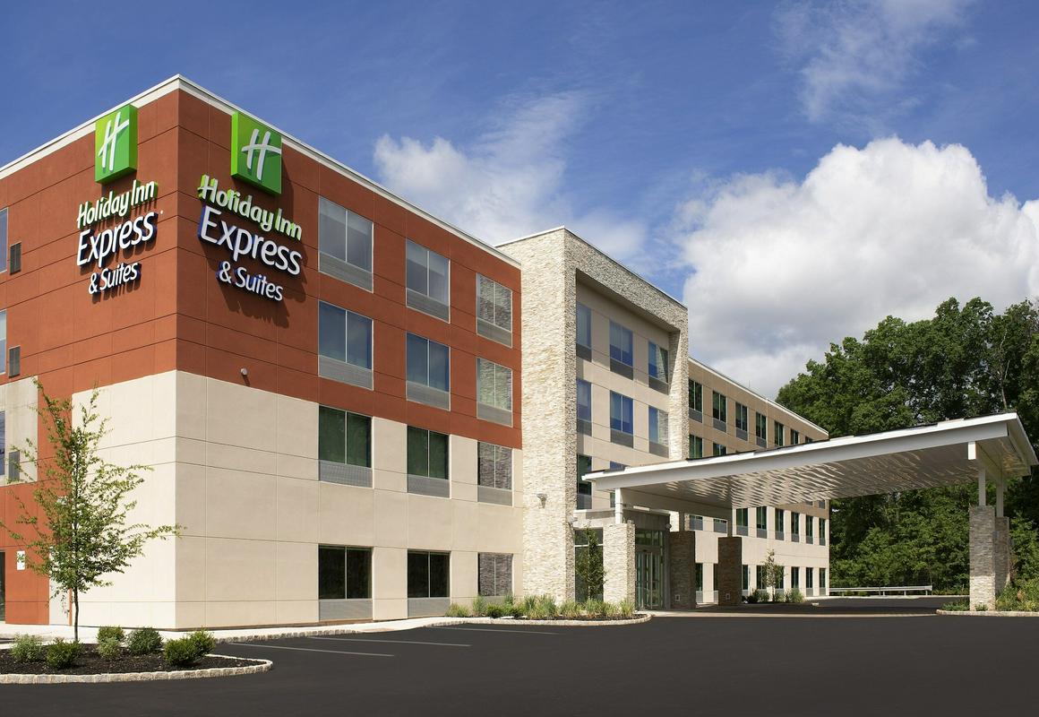 Holiday Inn Express and Suites North Brunswick, an IHG Hotel hotel hero