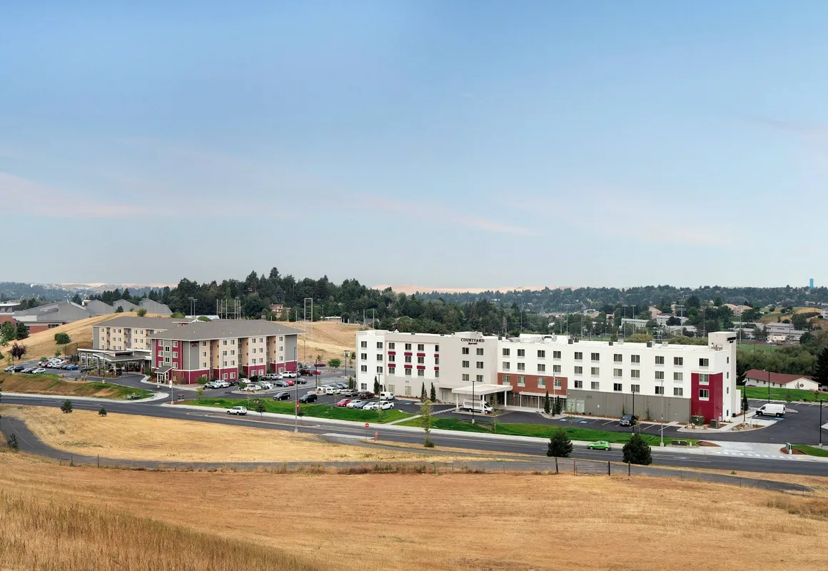 Courtyard by Marriott Pullman hotel hero