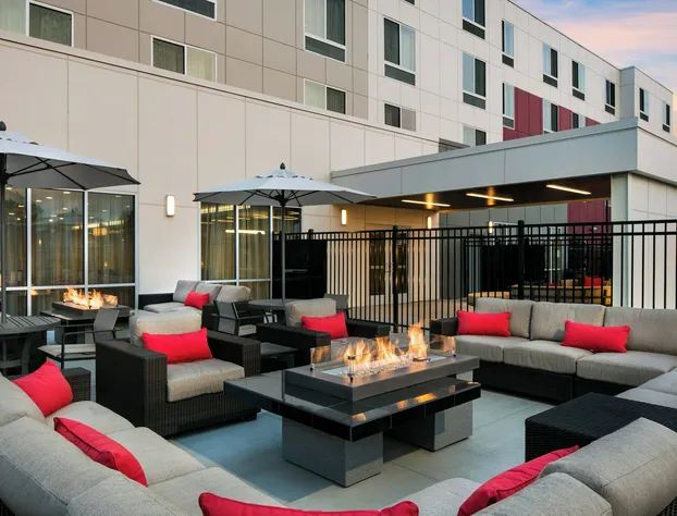 Courtyard by Marriott Pullman hotel detail image 1