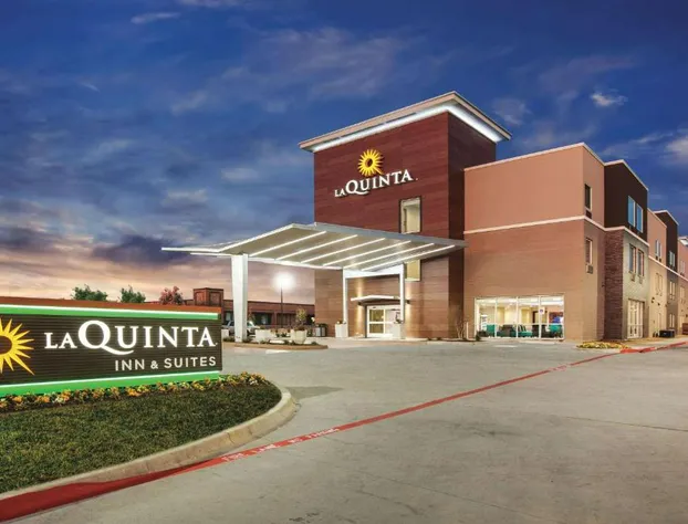 La Quinta Inn & Suites by Wyndham Dallas Northeast-Arboretum hotel detail image 1