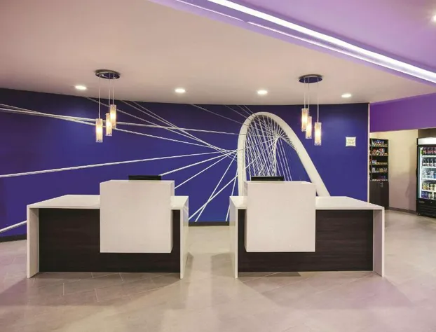 La Quinta Inn & Suites by Wyndham Dallas Northeast-Arboretum hotel detail image 2
