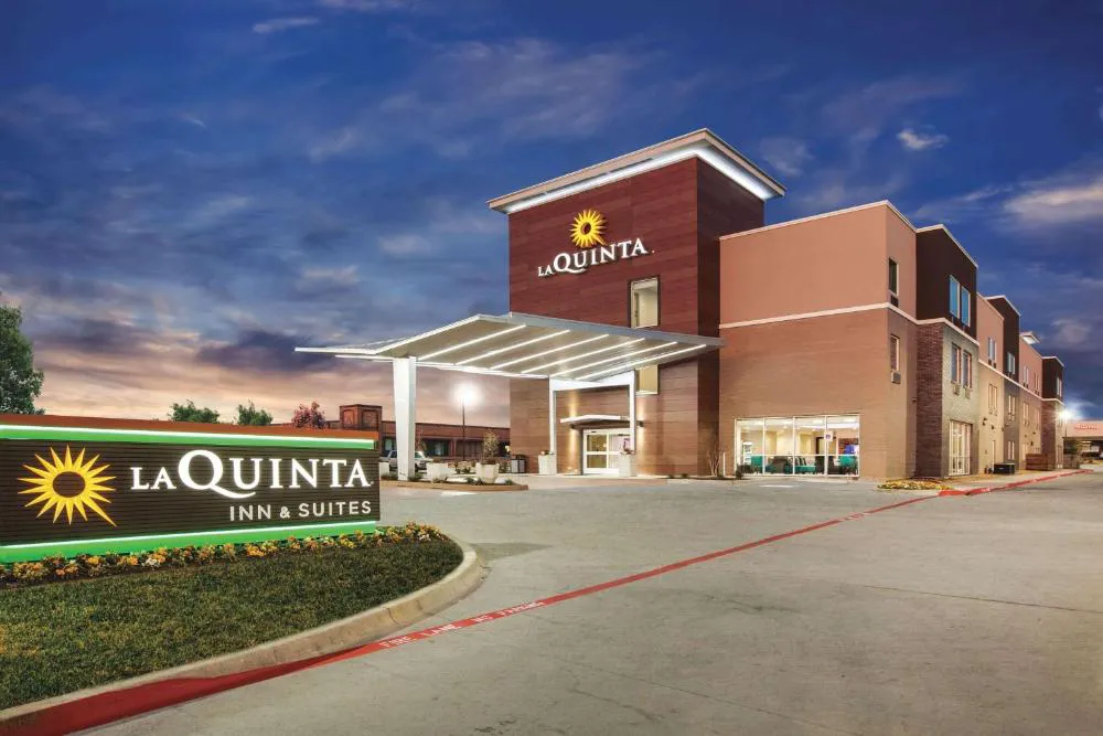 La Quinta Inn & Suites by Wyndham Dallas Northeast-Arboretum hotel hero