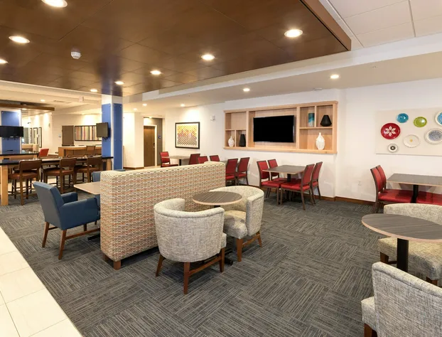 Holiday Inn Express & Suites Gaylord by IHG hotel detail image 1