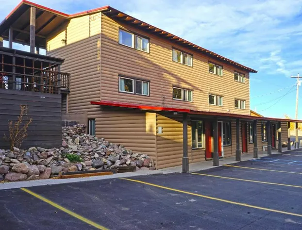 Four Seasons Lodge hotel detail image 2