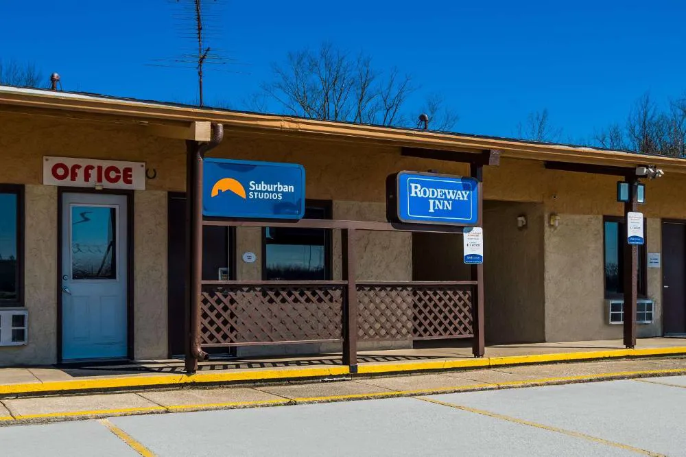 Suburban Studios Brazil hotel hero