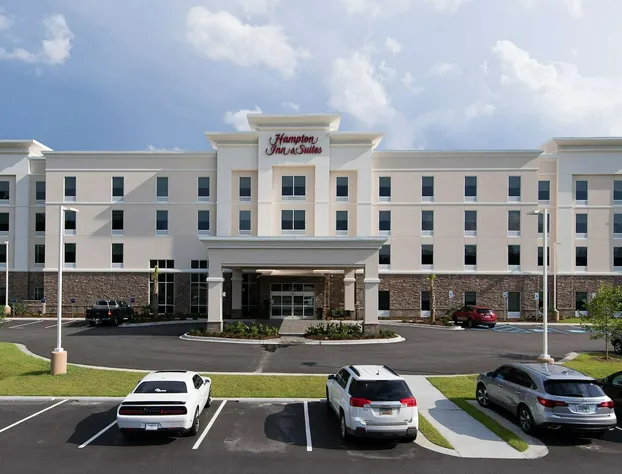 Hampton Inn & Suites Fayetteville hotel detail image 1