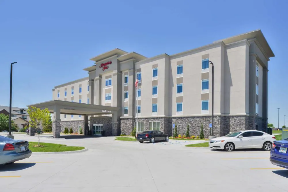 Hampton Inn Emporia hotel hero