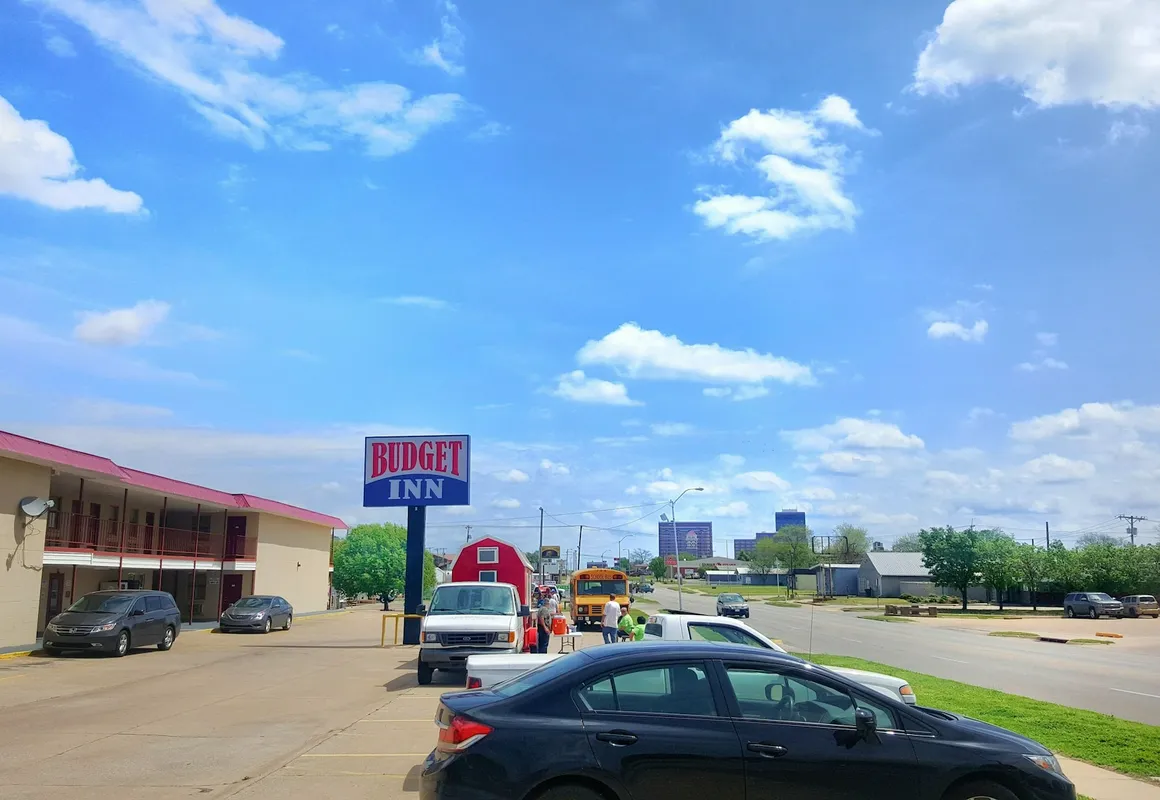 Budget Inn hotel hero