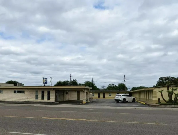 Budget inn hotel detail image 1