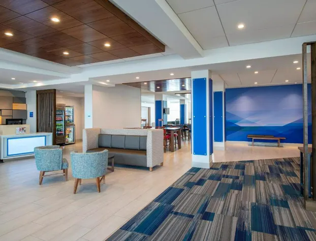 Holiday Inn Express & Suites Kelowna - East by IHG hotel detail image 2