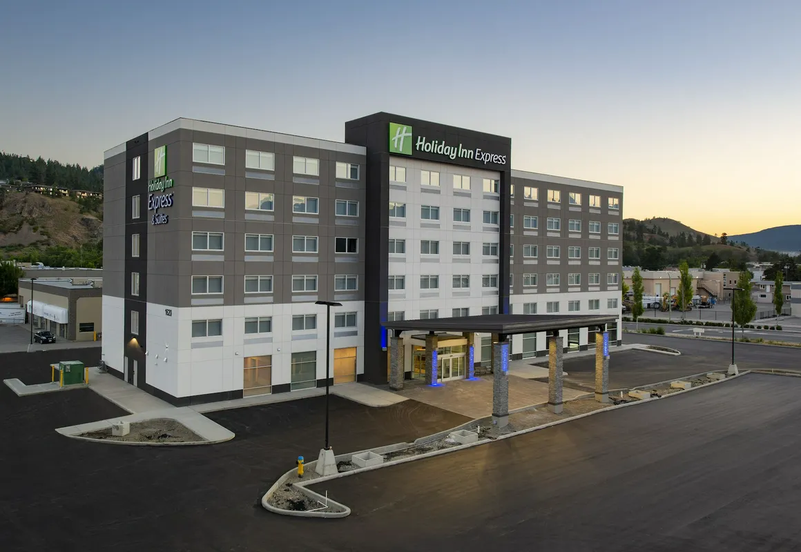 Holiday Inn Express & Suites Kelowna - East by IHG hotel hero