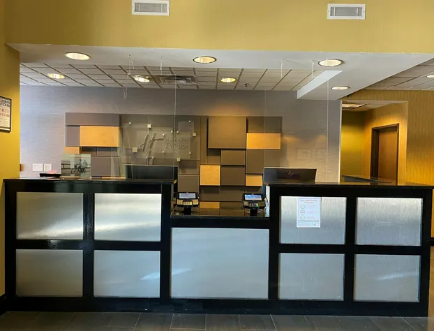 Holiday Inn Express St. Louis Arpt - Maryland Hgts hotel detail image 2