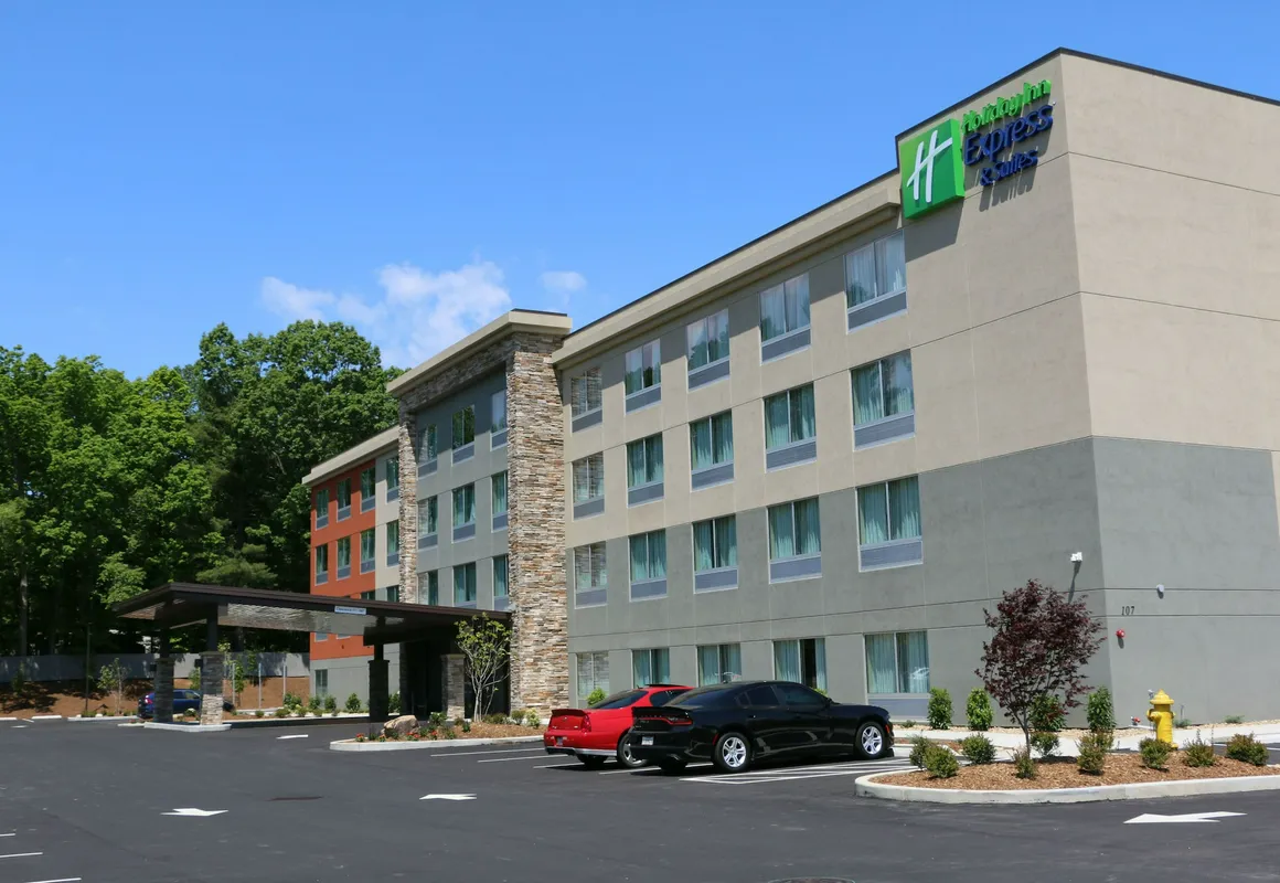 Holiday Inn Express & Suites Hendersonville SE - Flat Rock by IHG hotel hero